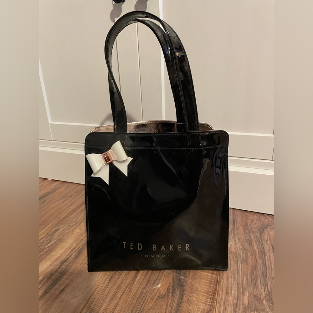 There’s Baker London Bag